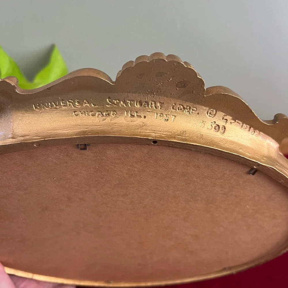 Vintage 1957 Universal Statuary Corp Gold Ornate Oval Wall Mirror Chicago